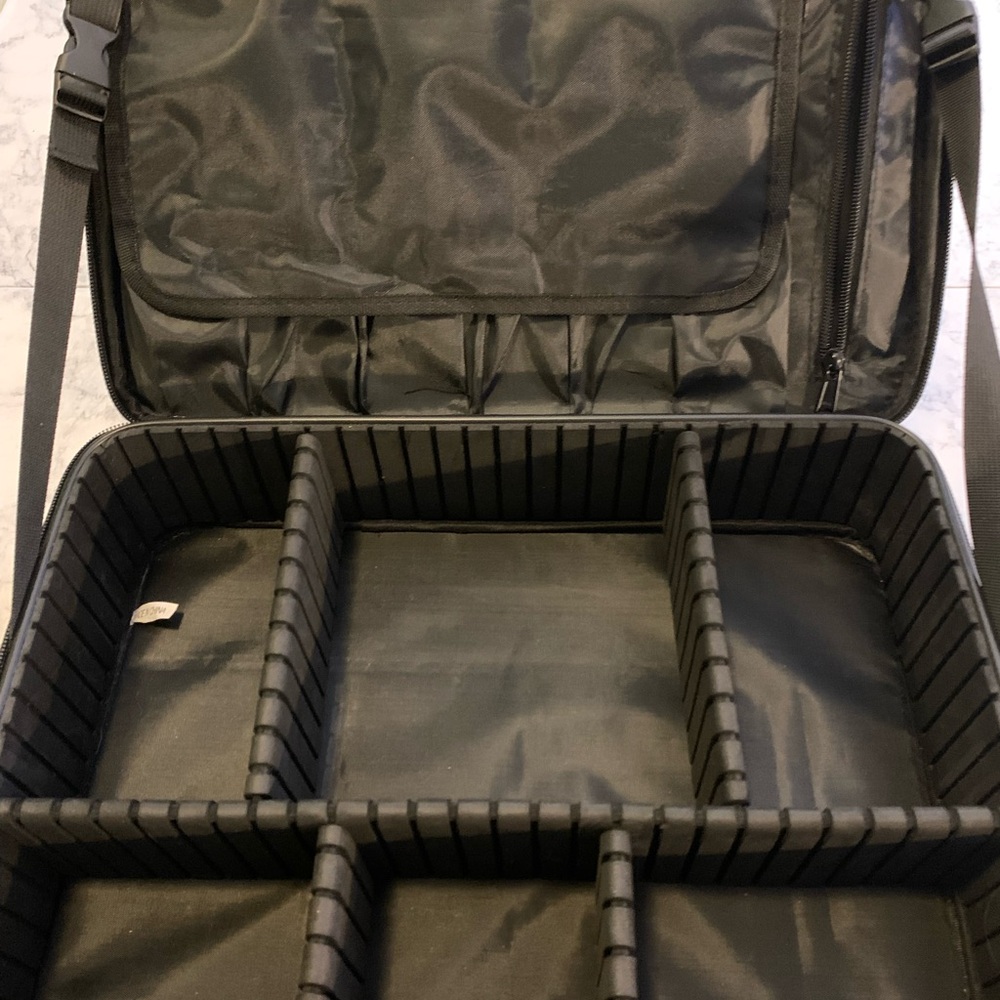 Relavel Makeup Storage Case - Picture 7 of 14